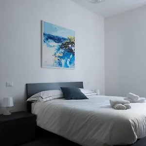 Private Room: The Port Scirocco , Livorno Italia